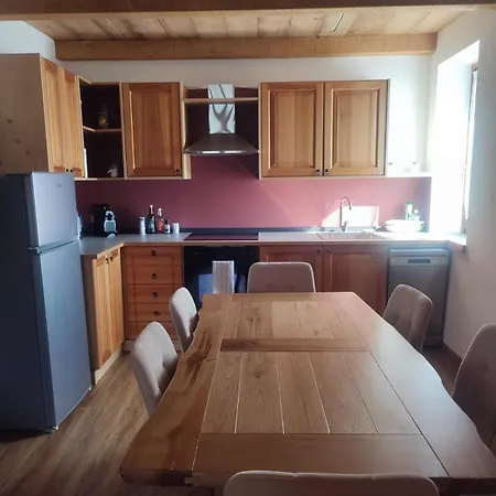 Casa vacanze Skywood Chalet, Panoramic Mountain And Views Mello