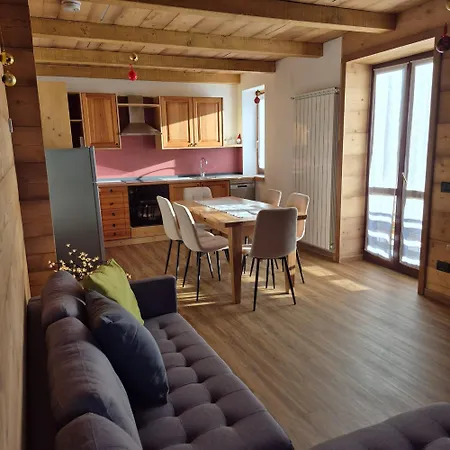 Casa vacanze Skywood Chalet, Panoramic Mountain And Views *
